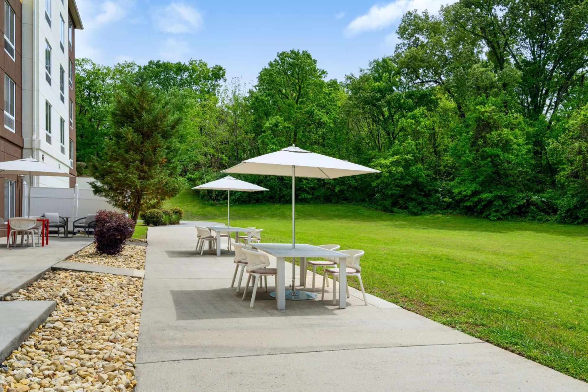 Hilton Garden Inn Huntsville South/Redstone Arsenal Exterior photo